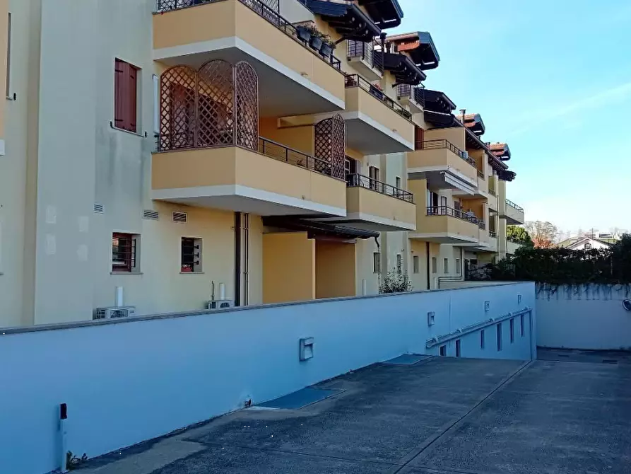 Immagine 5 di Negozio in vendita  in Piazza San Valentino a Pagnacco