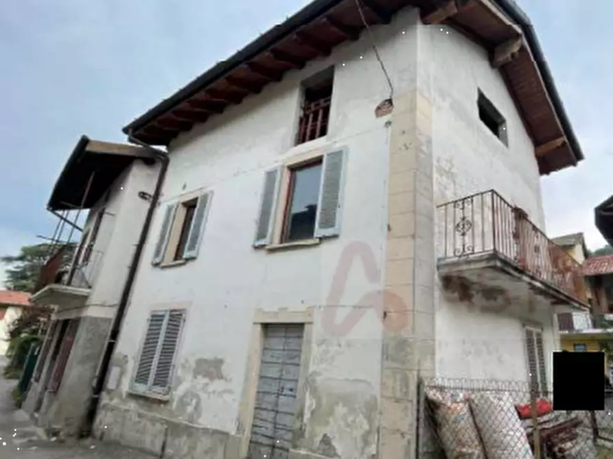 Immagine 1 di Appartamento in vendita  in Strada Stazione  a Cocquio-Trevisago