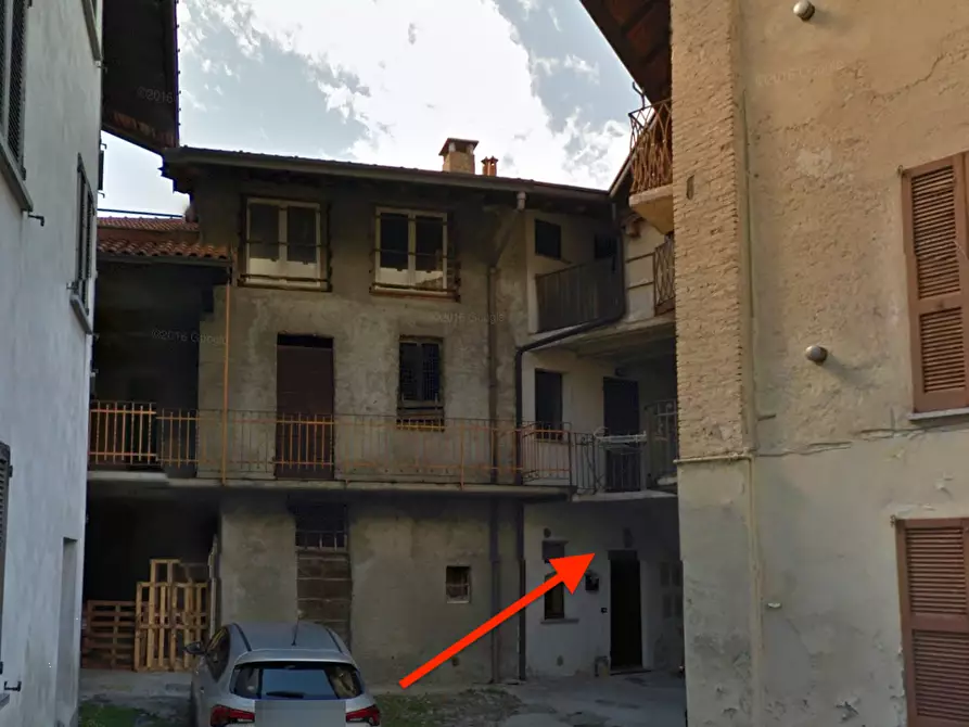 Immagine 2 di Porzione di casa in vendita  in Via Cerea a Gazzada Schianno
