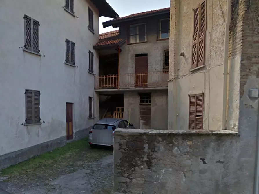 Immagine 6 di Porzione di casa in vendita  in Via Cerea a Gazzada Schianno