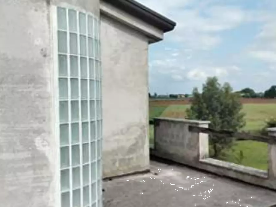 Immagine 10 di Villa in vendita  in Via Giacomo Leopardi a Giacciano Con Baruchella