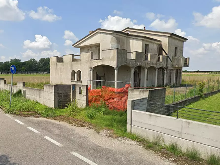 Immagine 18 di Villa in vendita  in Via Giacomo Leopardi a Giacciano Con Baruchella