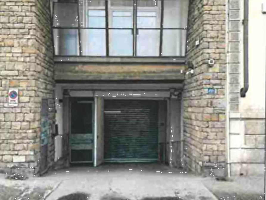 Immagine 1 di Posto auto in vendita  in Via Vittorio Alfieri  a Firenze