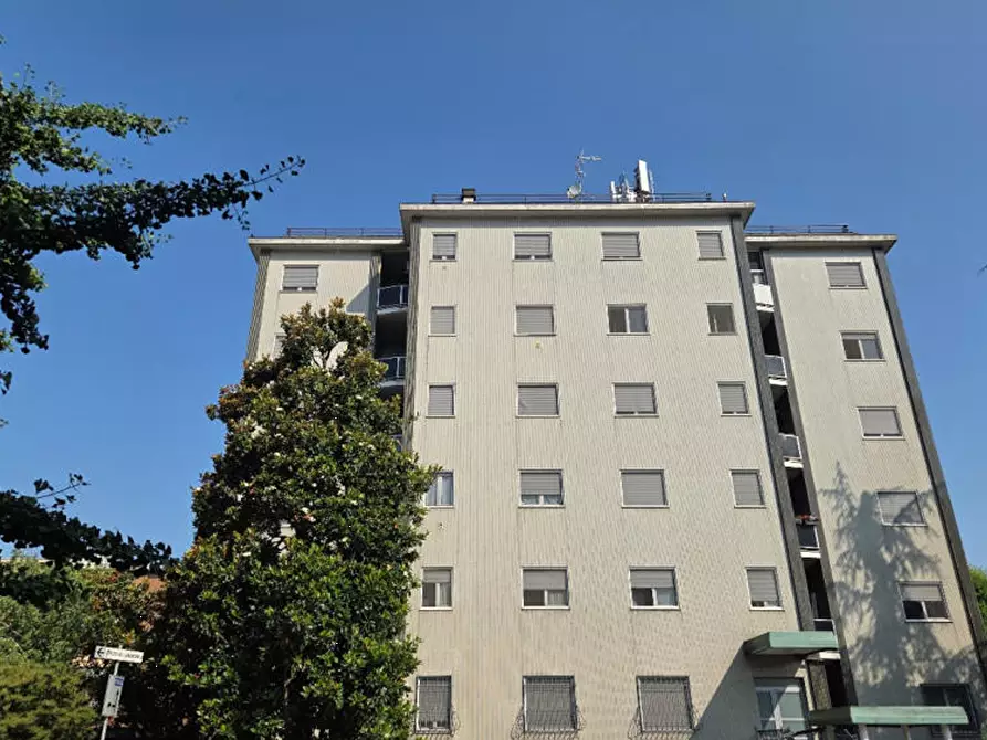 Immagine 1 di Appartamento in vendita  in Via Palmiro Togliatti a Rozzano