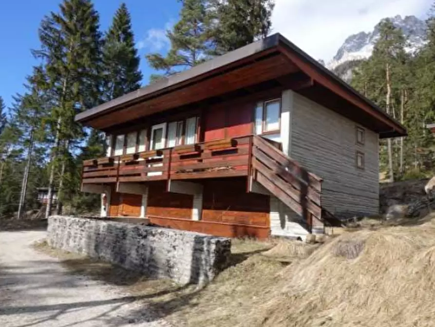 Immagine 1 di Casa indipendente in vendita  in Via Metanopoli a Borca Di Cadore