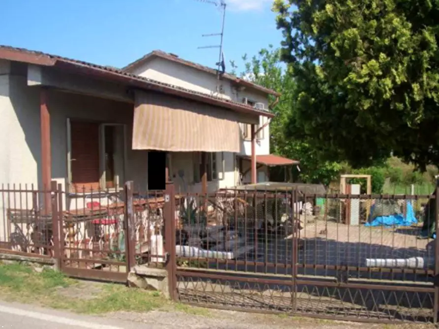 Immagine 1 di Casa indipendente in vendita  in Via F.lli Cervi a Giacciano Con Baruchella