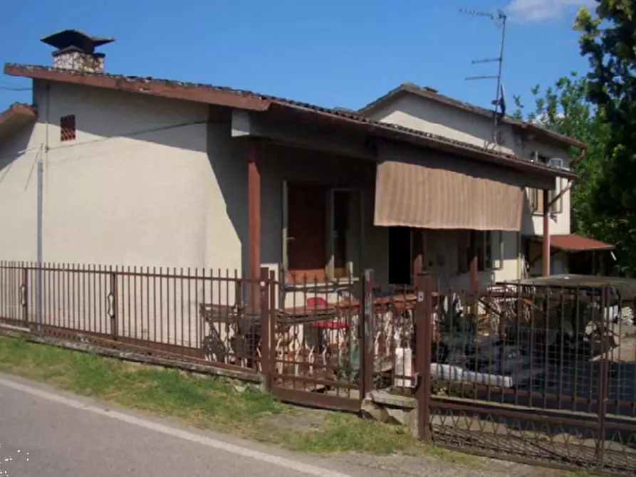 Immagine 2 di Casa indipendente in vendita  in Via F.lli Cervi a Giacciano Con Baruchella