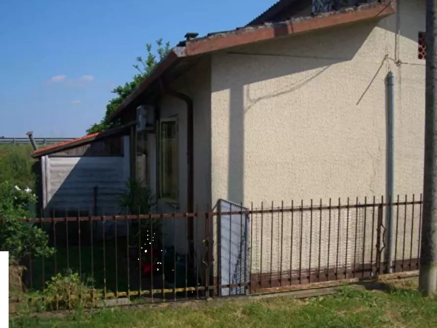 Immagine 5 di Casa indipendente in vendita  in Via F.lli Cervi a Giacciano Con Baruchella