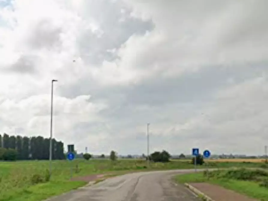 Immagine 8 di Posto auto in vendita  in Via Cattanea a Lacchiarella