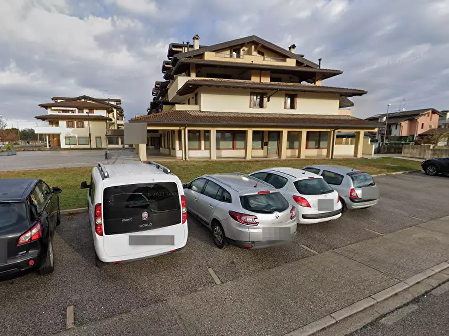 Immagine 14 di Negozio in vendita  in Piazza San Valentino a Pagnacco