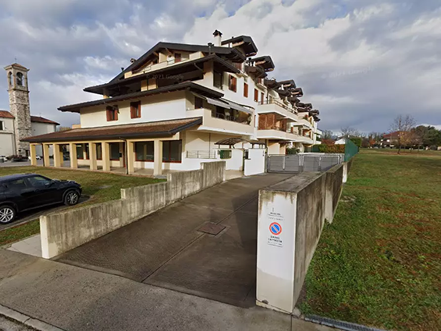 Immagine 15 di Negozio in vendita  in Piazza San Valentino a Pagnacco