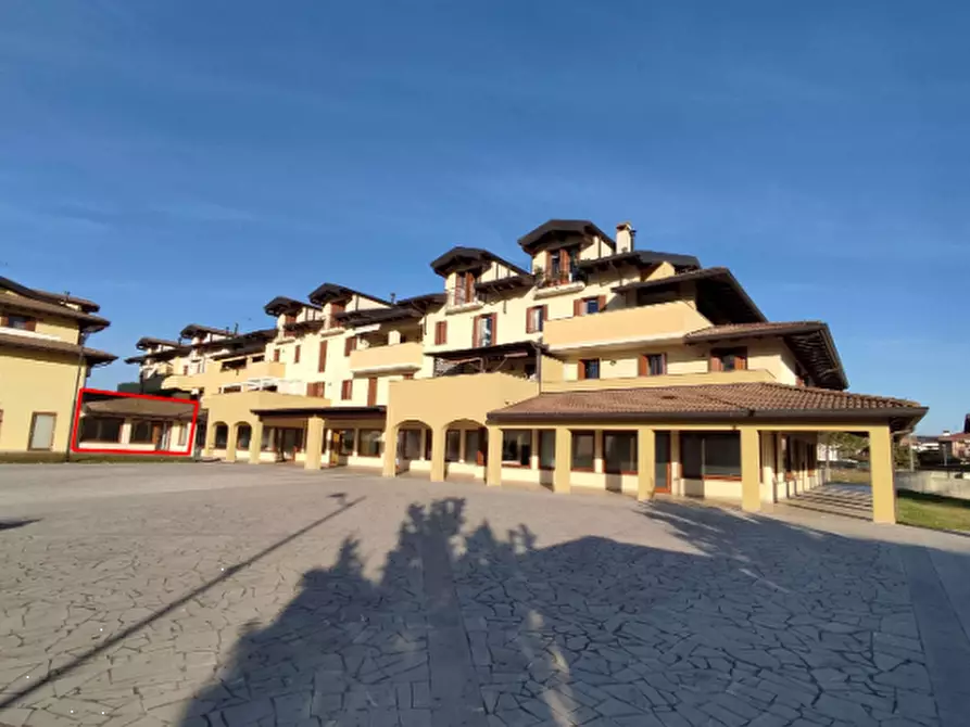 Immagine 1 di Negozio in vendita  in Piazza San Valentino a Pagnacco