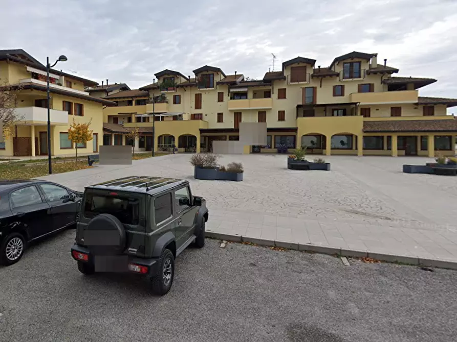 Immagine 3 di Negozio in vendita  in Piazza San Valentino a Pagnacco