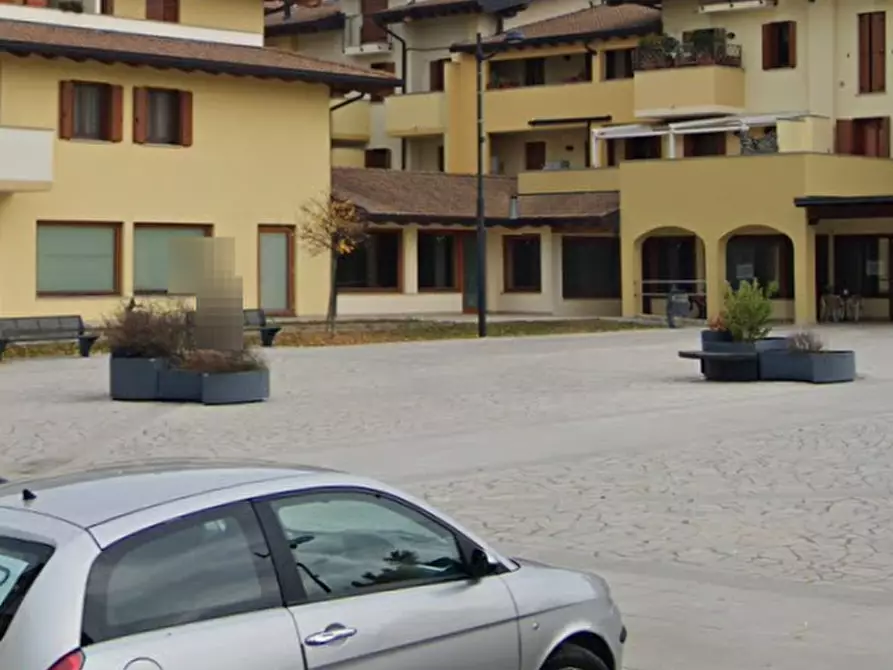 Immagine 5 di Negozio in vendita  in Piazza San Valentino a Pagnacco