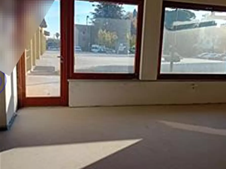 Immagine 17 di Negozio in vendita  in Piazza San Valentino a Pagnacco