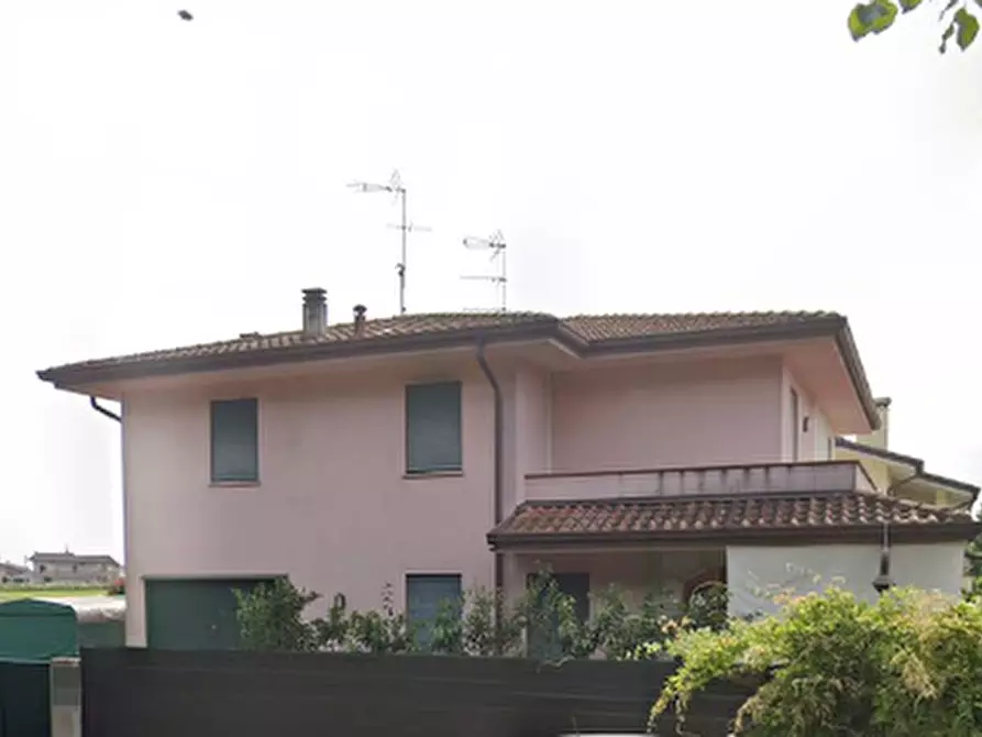Immagine 1 di Porzione di casa in vendita  in Via de Nicola a Lusia