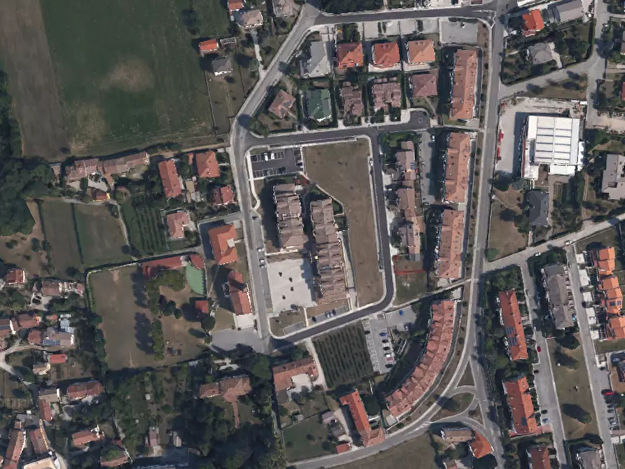 Immagine 20 di Negozio in vendita  in Piazza San Valentino a Pagnacco