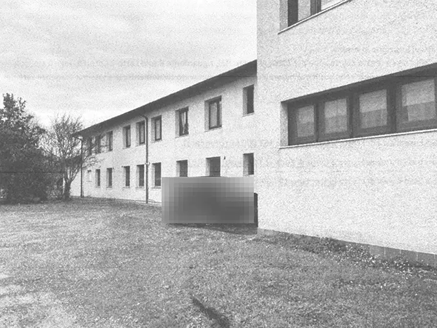 locale commerciale in vendita a Cesate