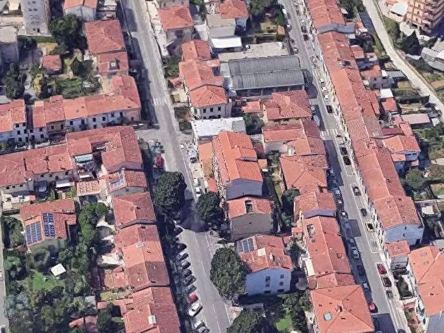 Immagine 5 di Negozio in vendita  in Via Fiorentina a Pistoia