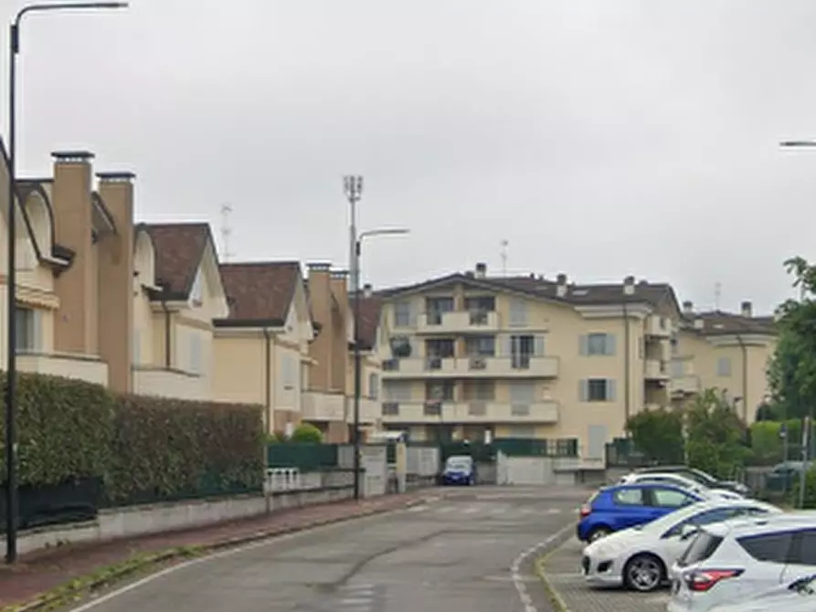 Immagine 2 di Garage in vendita  in Via Wolfgang Amadeus Mozart a Liscate