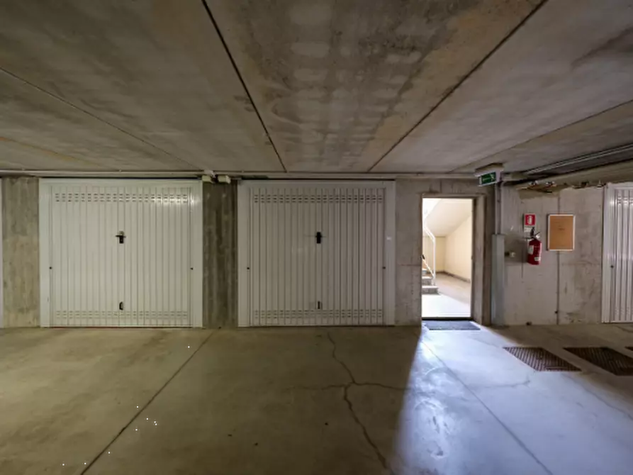 Immagine 1 di Garage in vendita  in Via Wolfgang Amadeus Mozart a Liscate
