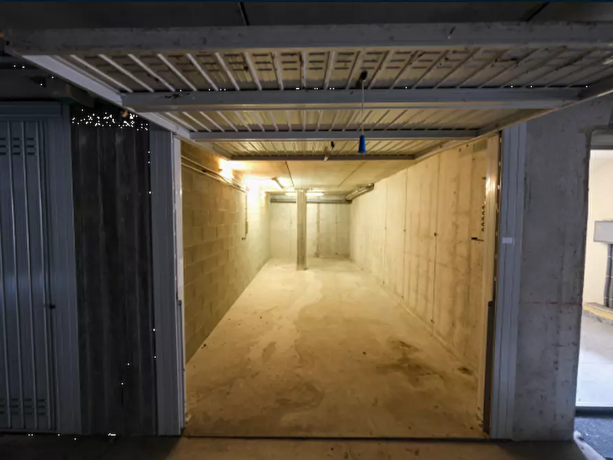 Immagine 2 di Garage in vendita  in Via Wolfgang Amadeus Mozart a Liscate