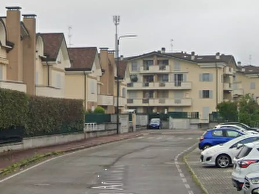 Immagine 3 di Garage in vendita  in Via Wolfgang Amadeus Mozart a Liscate