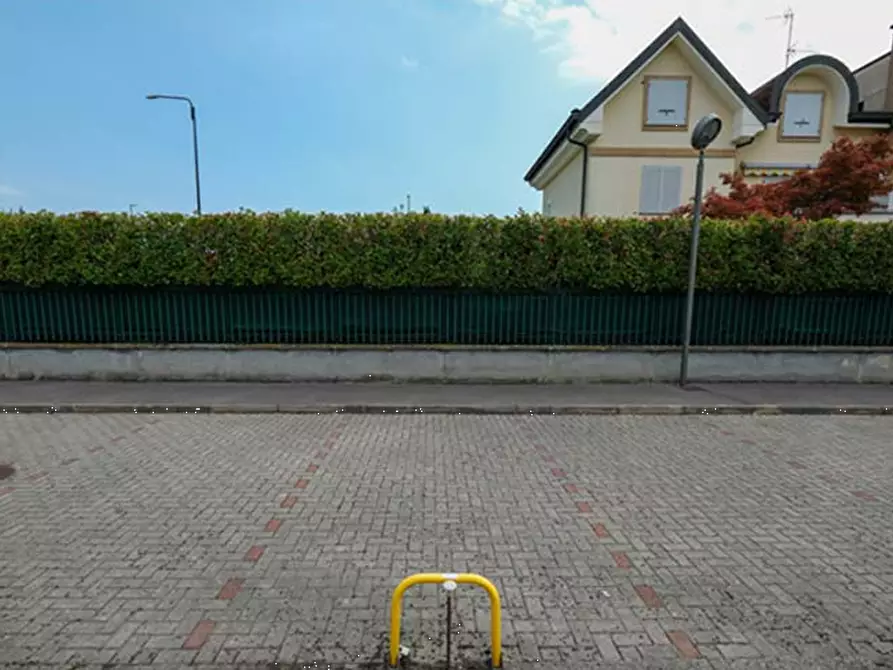 Immagine 1 di Posto auto in vendita  in Via Mozart Wolfgang Amadeus a Liscate