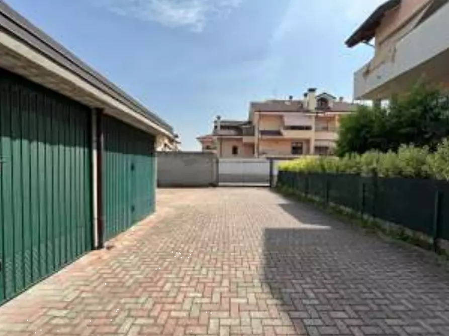 Immagine 3 di Appartamento in vendita  in Via Isonzo a Bareggio