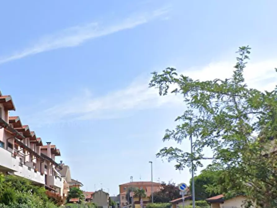 Immagine 15 di Appartamento in vendita  in Via Isonzo a Bareggio