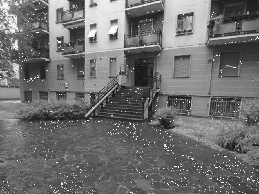 Immagine 2 di Ufficio in vendita  in Via Padova a Milano