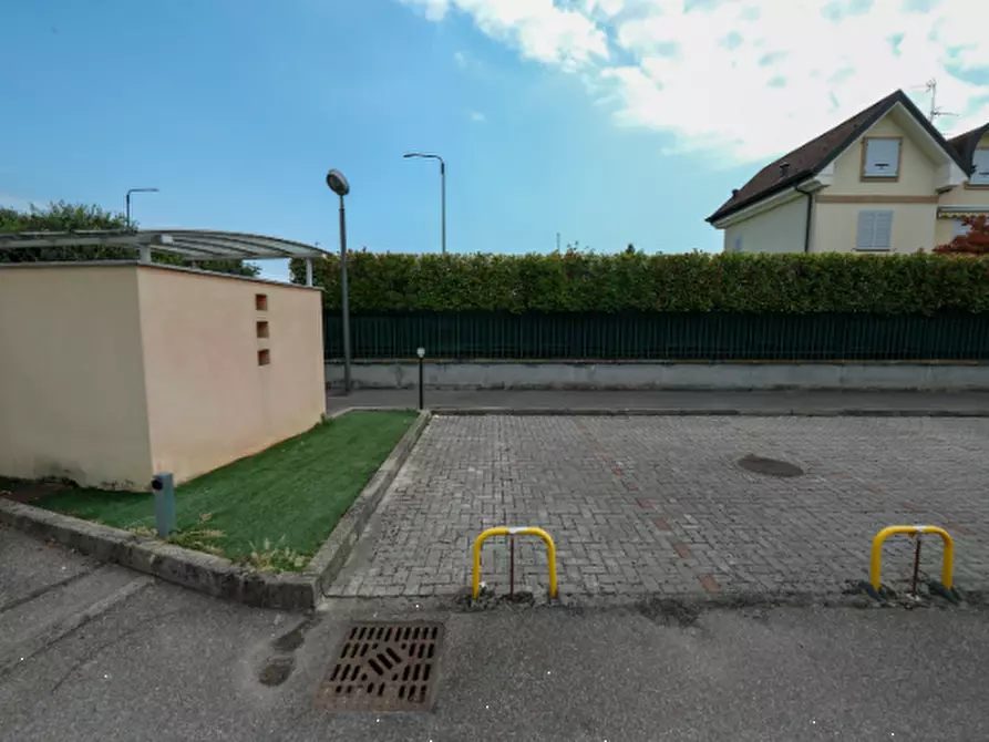 Immagine 1 di Posto auto in vendita  in Via Mozart Wolfgang Amadeus a Liscate