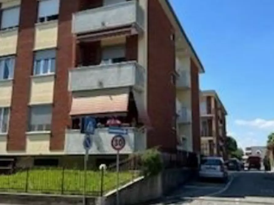 Immagine 1 di Appartamento in vendita  in Via Giosue Carducci a Cambiago