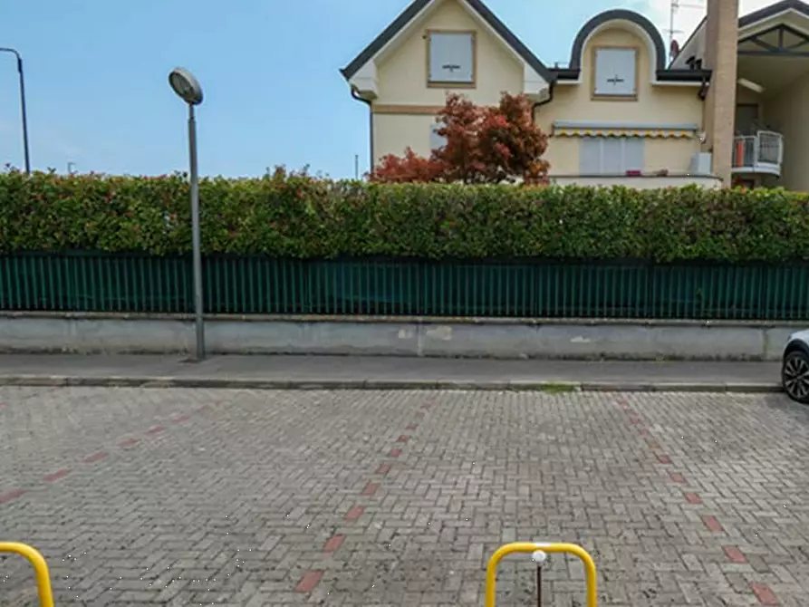 Immagine 1 di Posto auto in vendita  in Via Mozart Wolfgang Amadeus a Liscate