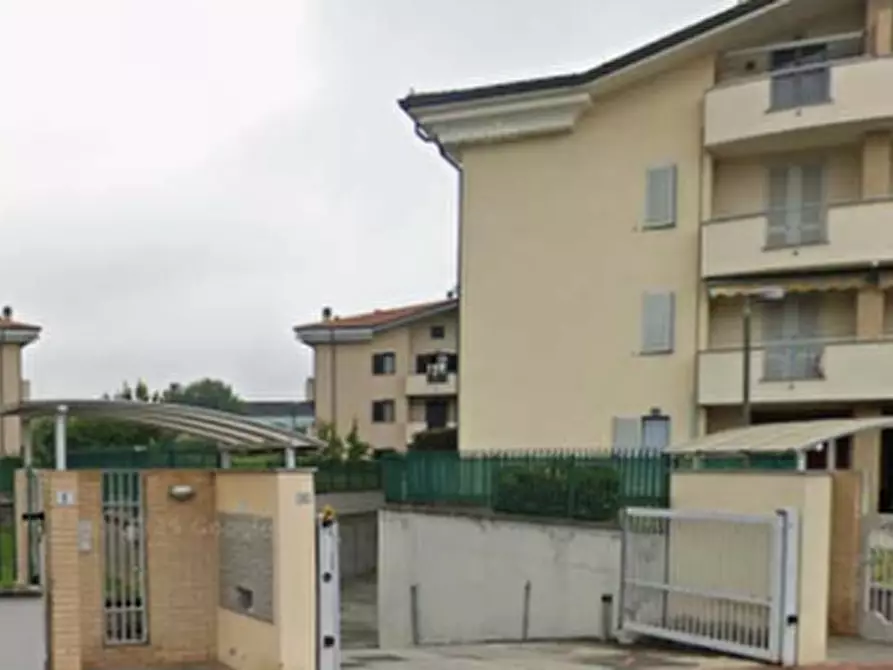 Immagine 5 di Garage in vendita  in Via Wolfgang Amadeus Mozart a Liscate