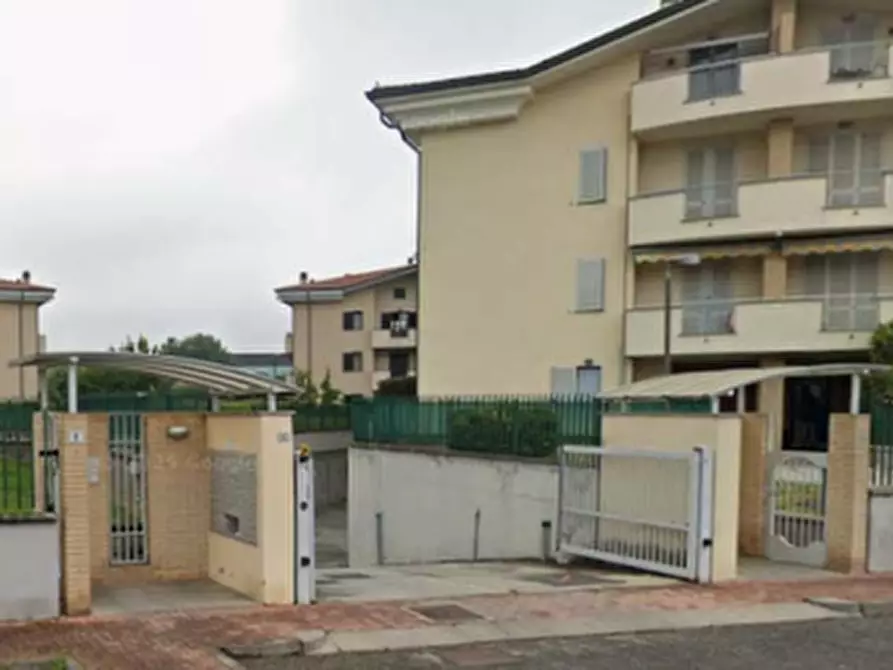 Immagine 6 di Garage in vendita  in Via Wolfgang Amadeus Mozart a Liscate