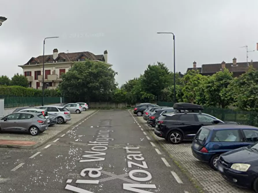 Immagine 8 di Garage in vendita  in Via Wolfgang Amadeus Mozart a Liscate