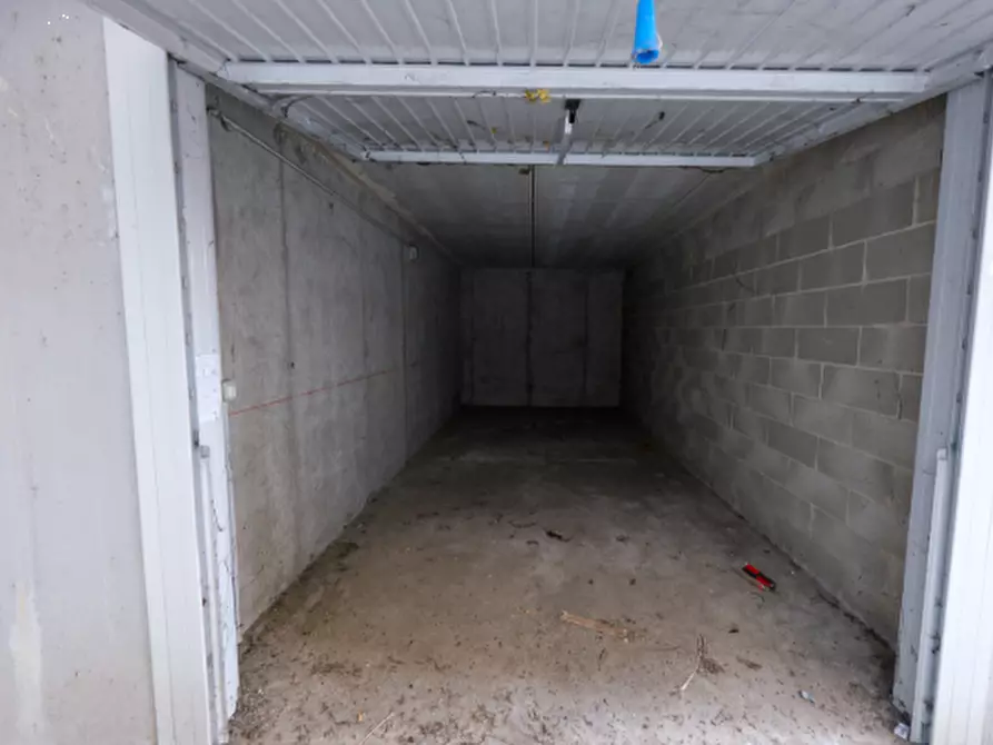 Immagine 2 di Garage in vendita  in Via Wolfgang Amadeus Mozart a Liscate