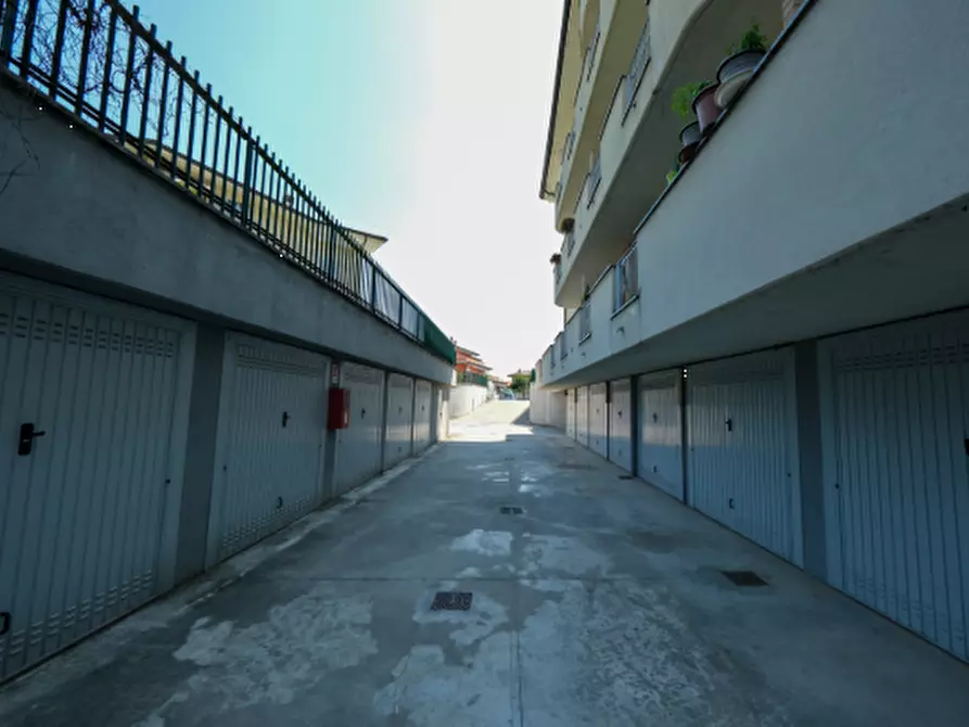 Immagine 1 di Garage in vendita  in Via Wolfgang Amadeus Mozart a Liscate