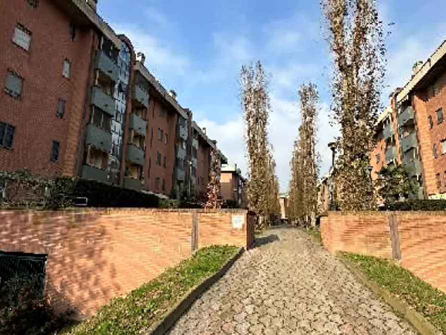 Immagine 2 di Appartamento in vendita  in Via Carlo Salerno a Trezzano Sul Naviglio
