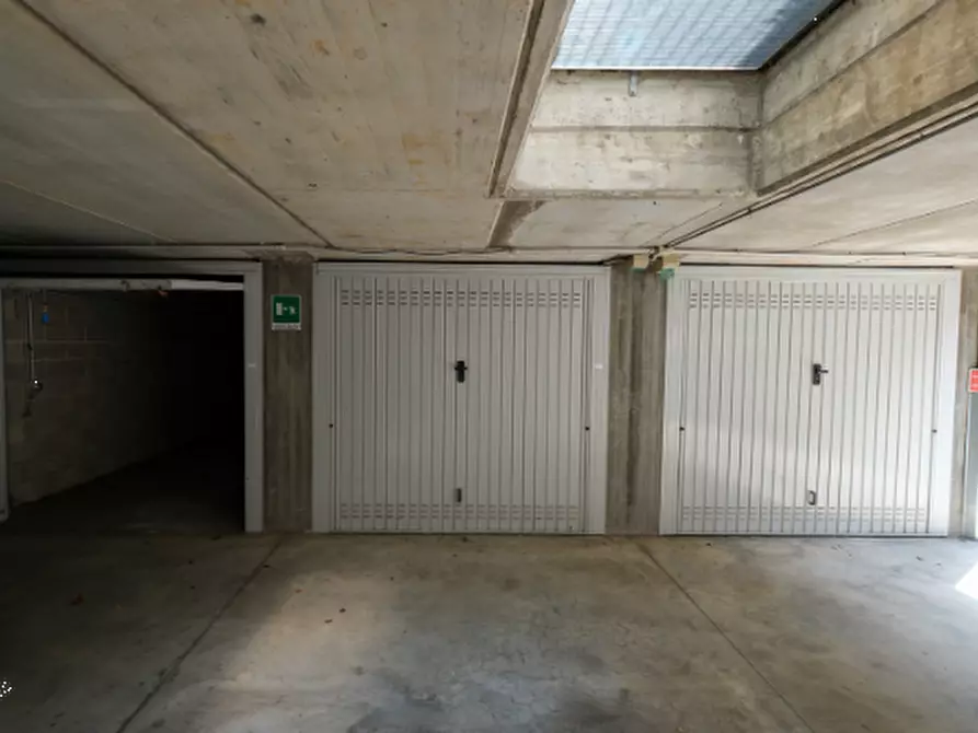 Immagine 4 di Garage in vendita  in Via Wolfgang Amadeus Mozart a Liscate