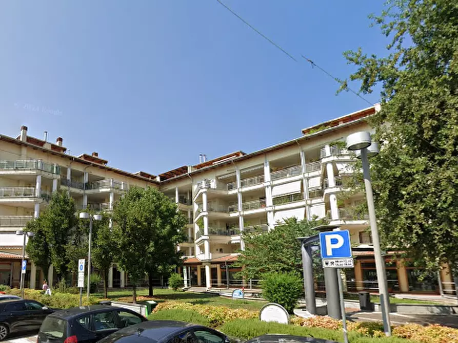 Immagine 8 di Negozio in vendita  in Piazza Giacomo Matteotti a Senago