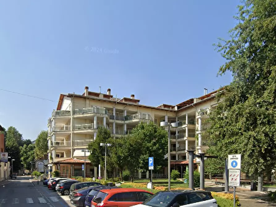 Immagine 9 di Negozio in vendita  in Piazza Giacomo Matteotti a Senago