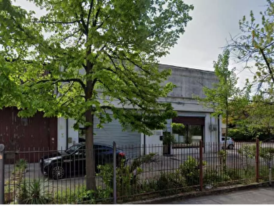 Immagine 3 di Capannone industriale in vendita  in Via Rossetto a Venezia