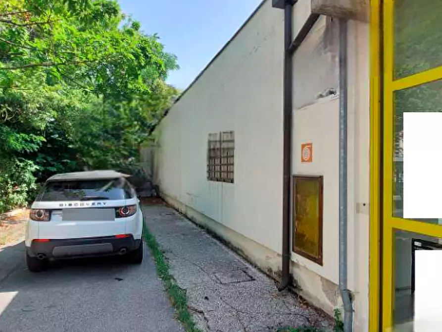 Immagine 3 di Capannone industriale in vendita  in Via Rossetto a Venezia