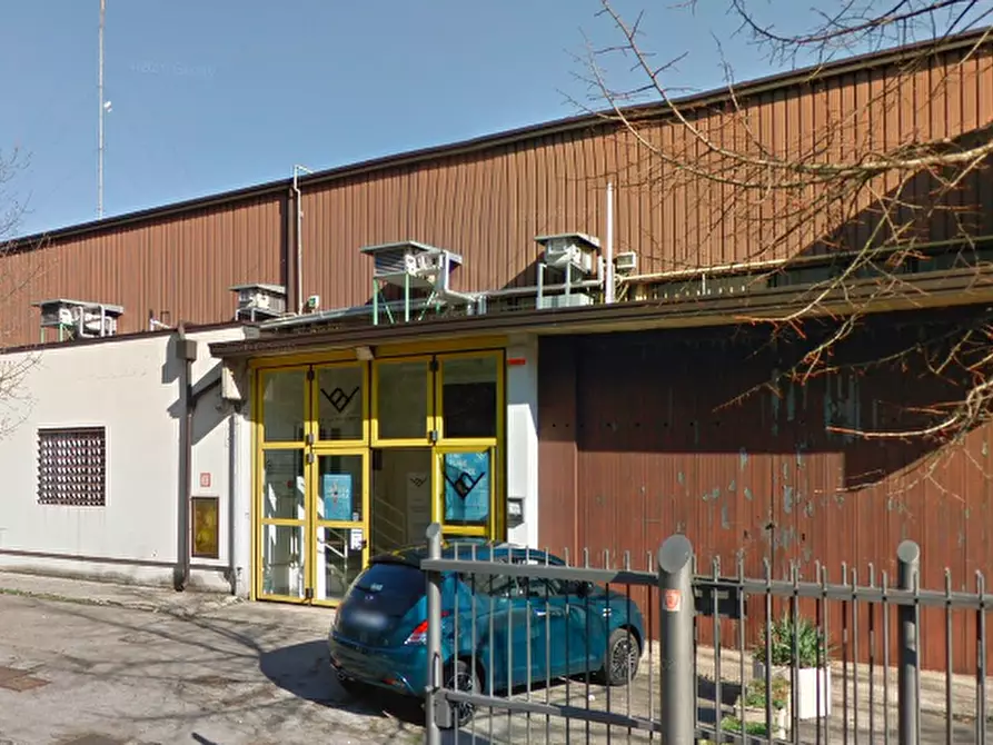 Immagine 10 di Capannone industriale in vendita  in Via Rossetto a Venezia