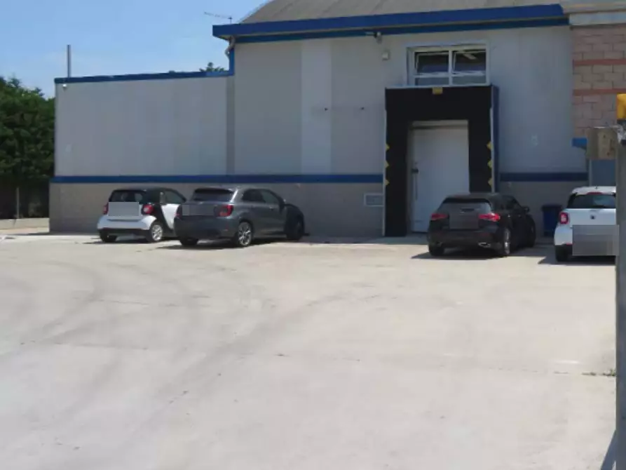 Immagine 2 di Capannone industriale in vendita  in Strada Statale Romea a Chioggia