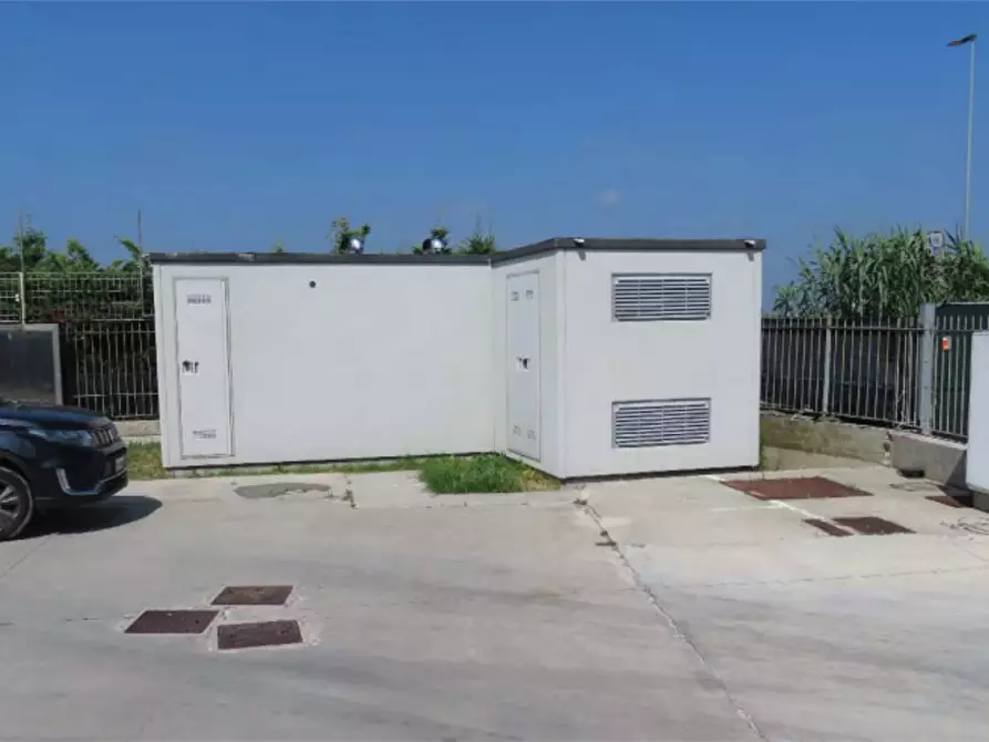 Immagine 3 di Capannone industriale in vendita  in Strada Statale Romea a Chioggia