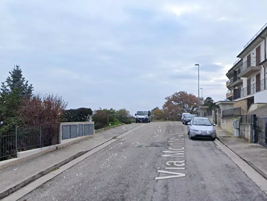 Immagine 10 di Appartamento in vendita  in Via Monte Vettore a Monte Urano