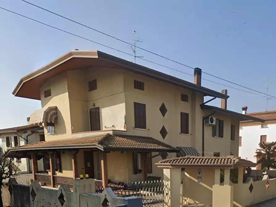 Immagine 3 di Casa indipendente in vendita  in Via della Chiesa a Prata Di Pordenone